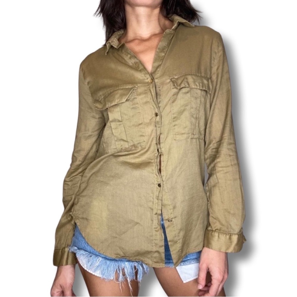 🦋 EUC - H&M Tan w/ Gold Buttons Top - Size 6 (S)